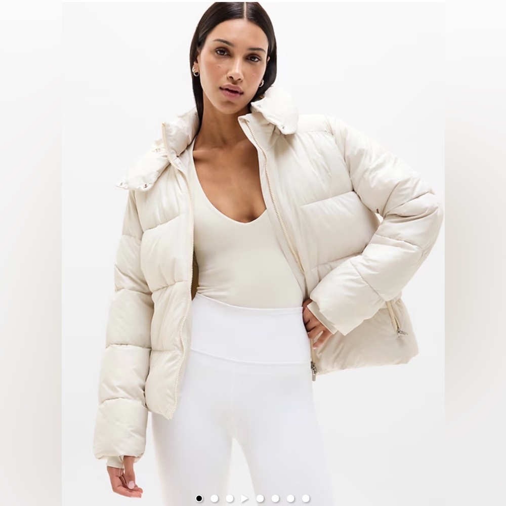 Athleta Stratus Women's Cream Puffer Jacket - Lightweight Quilted Coat